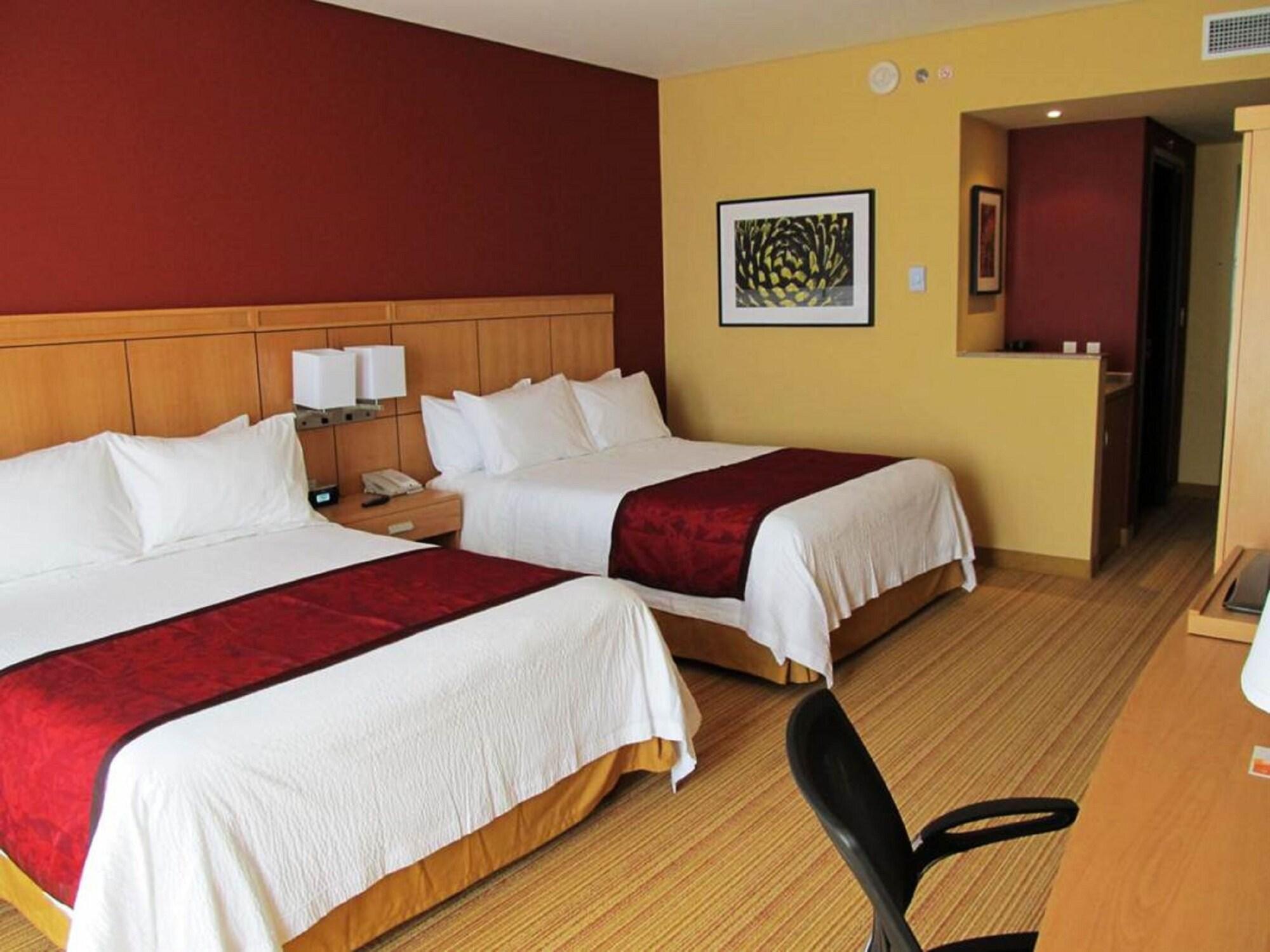 Courtyard By Marriott Leon At The Poliforum Exterior foto