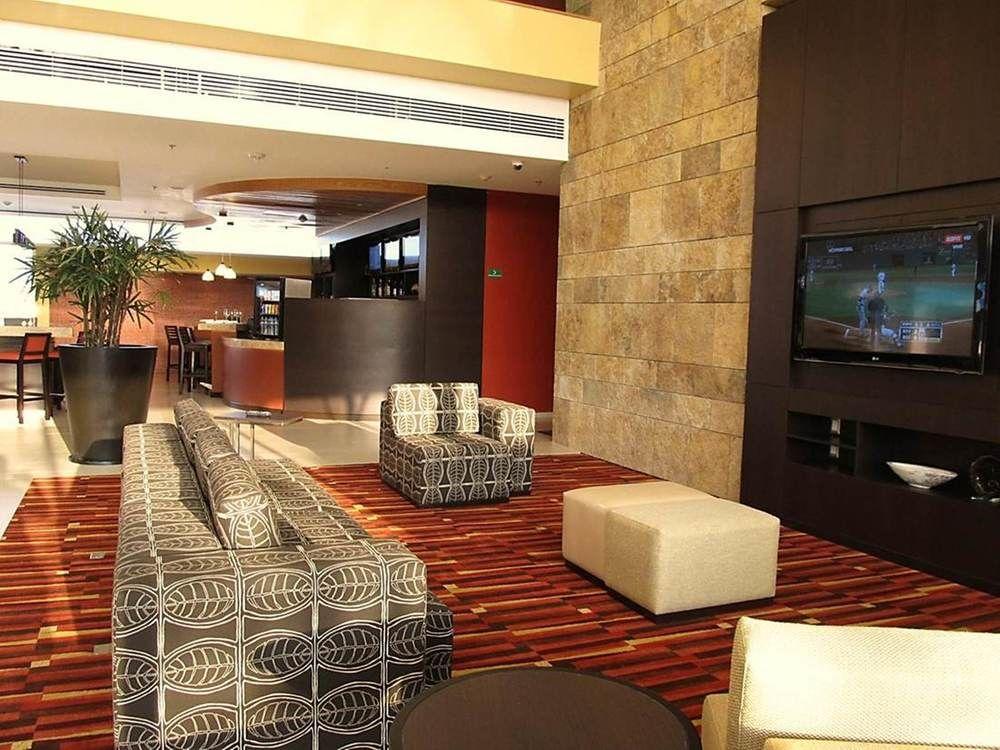 Courtyard By Marriott Leon At The Poliforum Exterior foto
